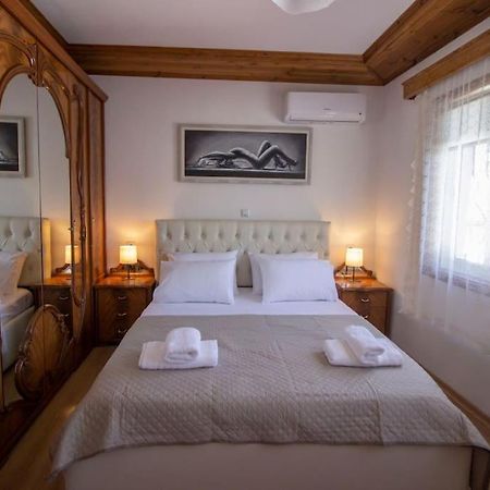 GjirokastërEmblematic House 3公寓 外观 照片