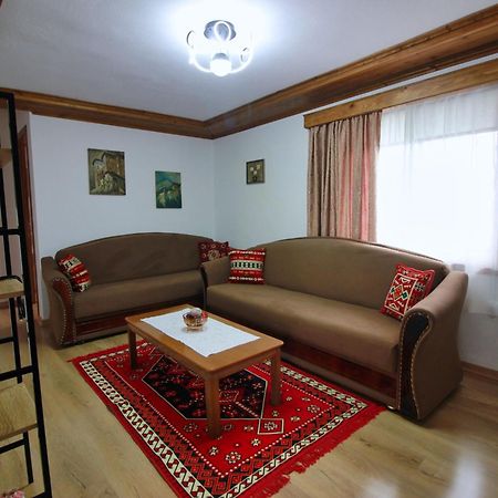 GjirokastërEmblematic House 3公寓 外观 照片