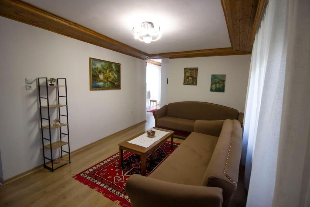 GjirokastërEmblematic House 3公寓 外观 照片