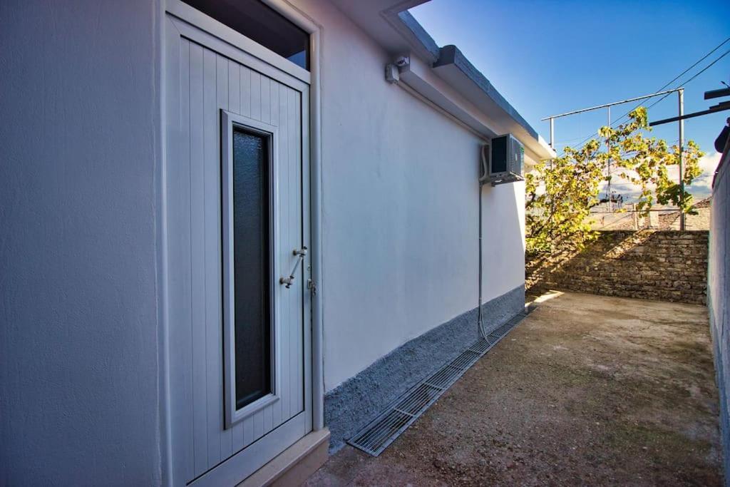 GjirokastërEmblematic House 3公寓 外观 照片