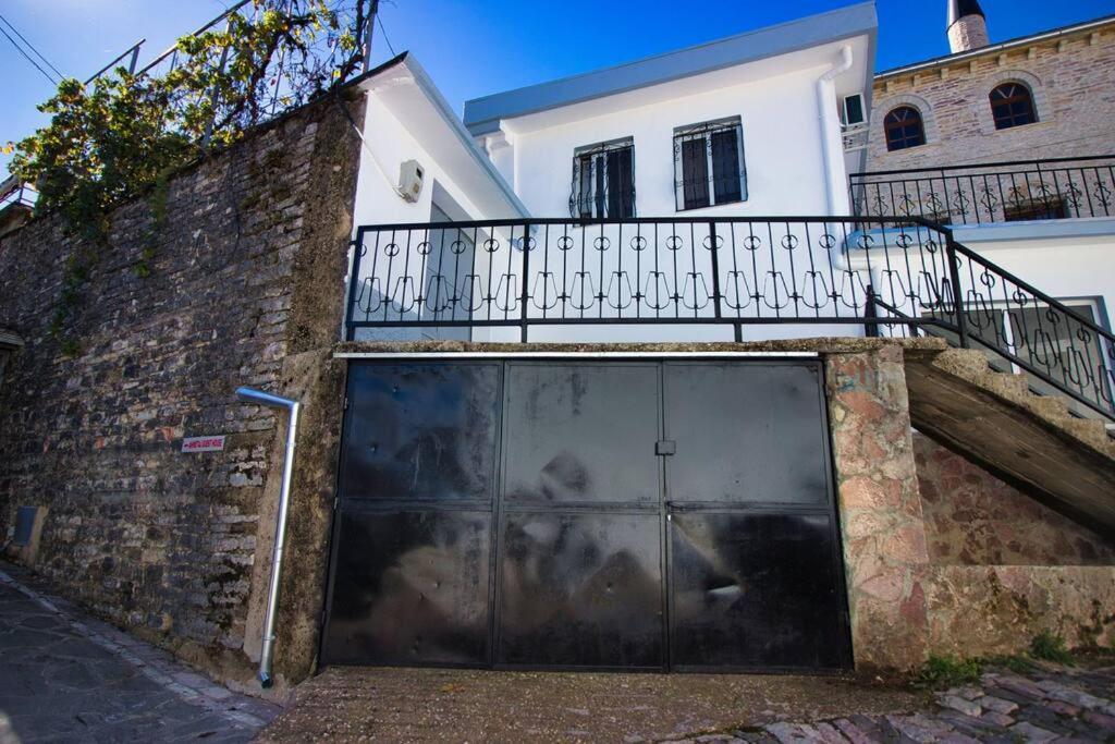 GjirokastërEmblematic House 3公寓 外观 照片
