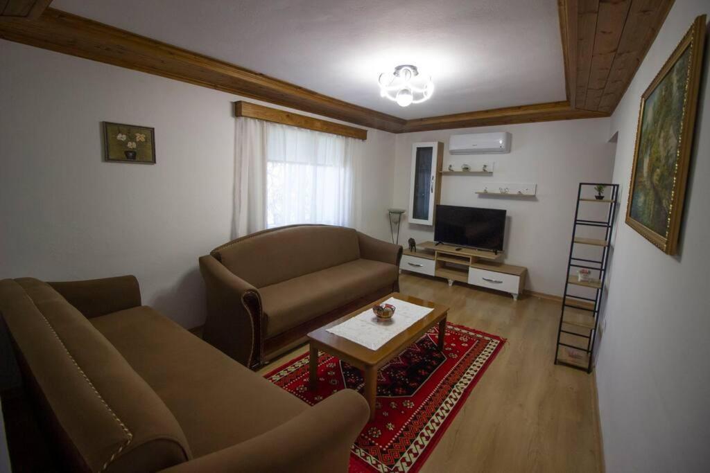 GjirokastërEmblematic House 3公寓 外观 照片