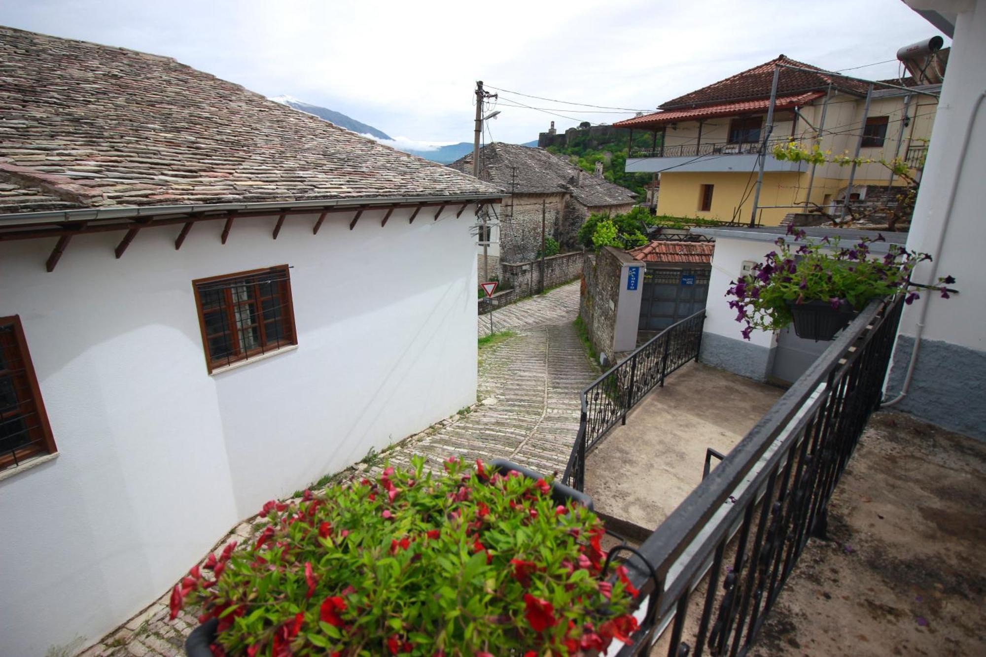 GjirokastërEmblematic House 3公寓 外观 照片